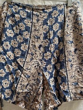 Niki Lee Skort sz 9 Floral in Blue and Cream